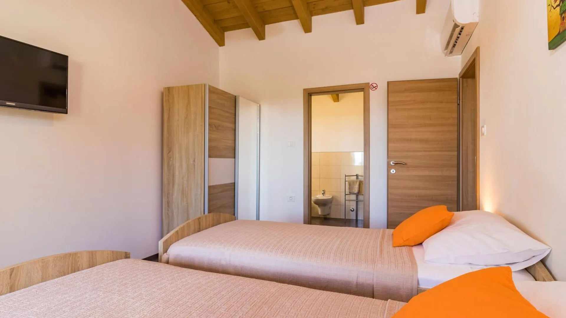 בית נופש Ferienhaus In Jursici Mit Privatem Pool